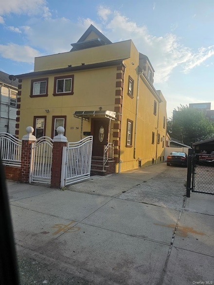 101-34 126th St, South Richmond Hill, NY 11419