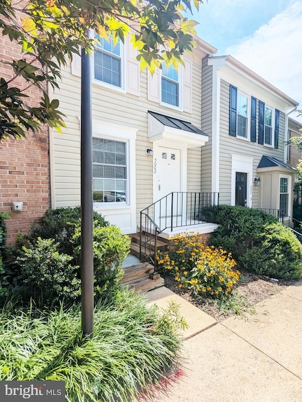 5002 9th St S, Arlington, VA 22204