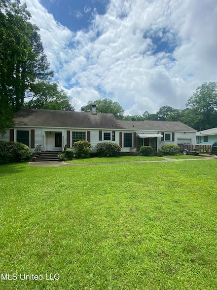 210 Colonial Cir, Jackson, MS 39211