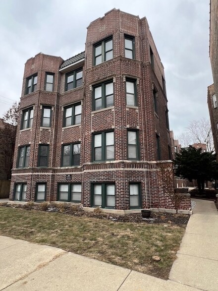 3843 N Greenview Ave Unit 2, Chicago, IL 60613