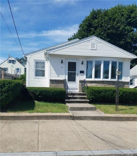 16 Minto St, Providence, RI 02908