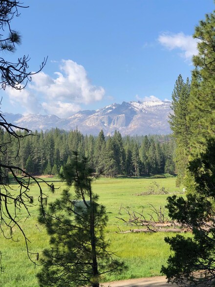 69 S Meadow Dr, North Fork, CA 93643