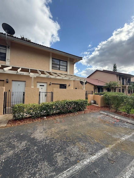 11596 NW 45th St, Coral Springs, FL 33065