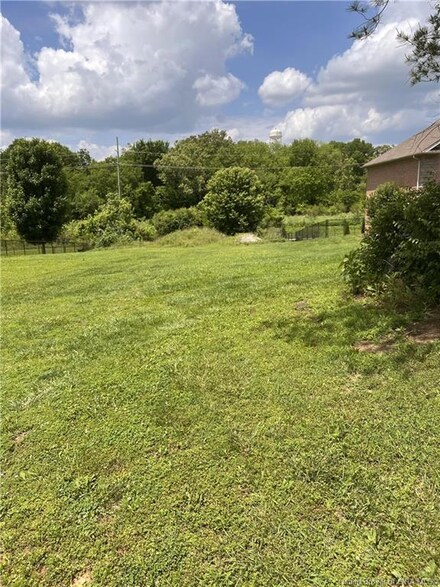 3204 New Chapel Rd, Jeffersonville, IN 47130