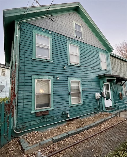 51 Franklin St, Lowell, MA 01854