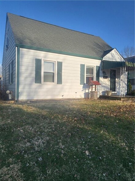 137 S 7th Ave, Beech Grove, IN 46107