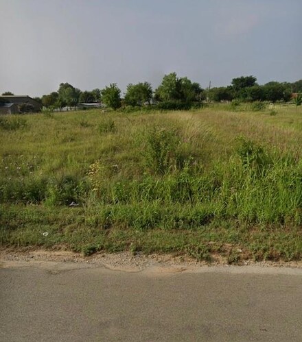 1560 Highland Cir, Springtown, TX 76082