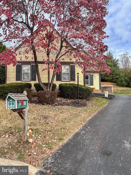 214 Armstead Ct, Downingtown, PA 19335