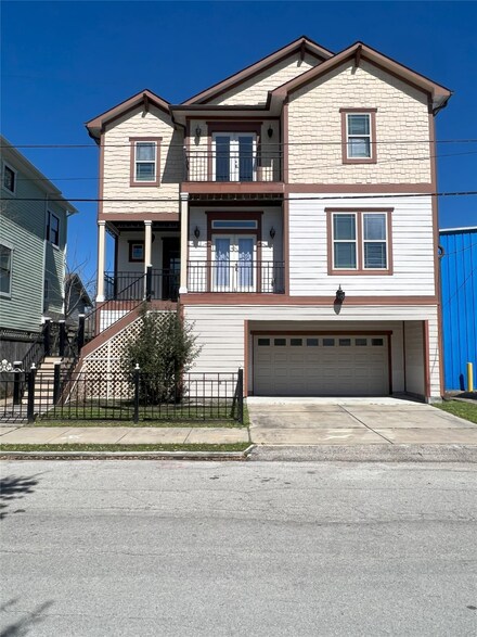 321 Quinn St, Houston, TX 77009