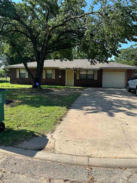 104 Lewis St, Perkins, OK 74059
