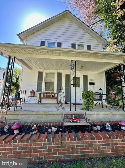 19 Indian Spring Rd, Clementon, NJ 08021