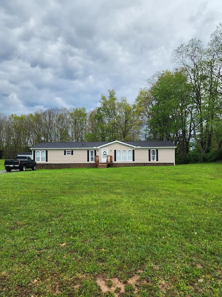 261 Fawn Ln, Shady Spring, WV 25918