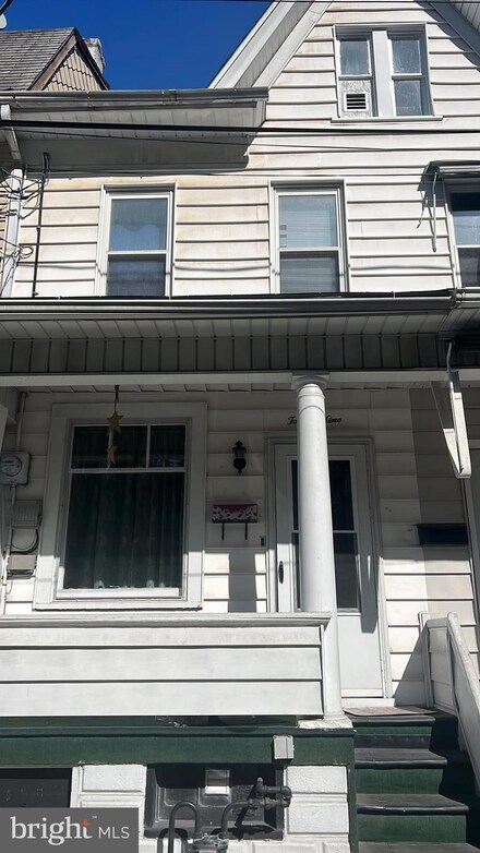 49 S Rock St, Shamokin, PA 17872