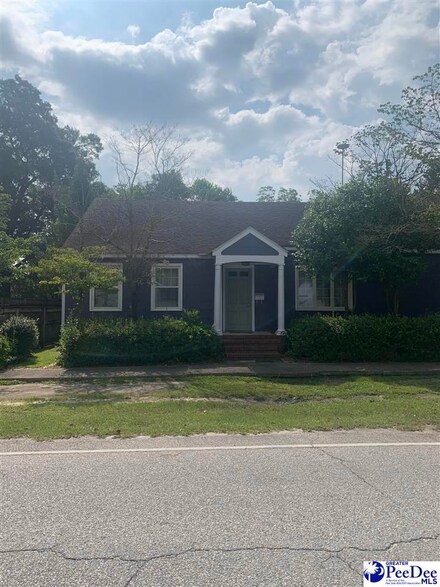304 N 8th Ave, Dillon, SC 29536