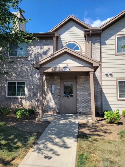 1690 Piper Ln Unit 208, Dayton, OH 45440