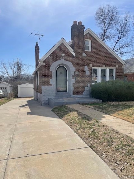 8528 Riverview Blvd, Saint Louis, MO 63147