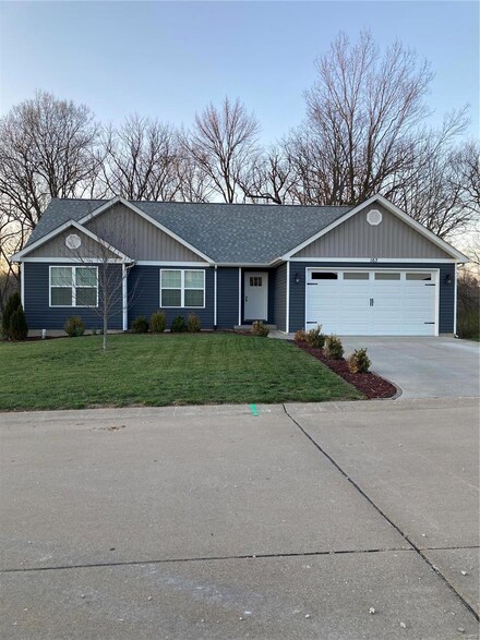 163 Vista Vallarta Dr, Union, MO 63084