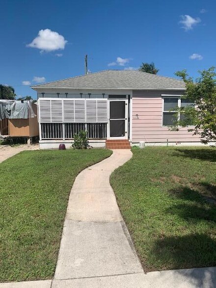 729 Palmetto St, West Palm Beach, FL 33405