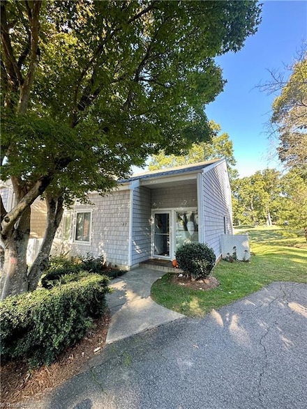 187 Golfview Dr, Advance, NC 27006