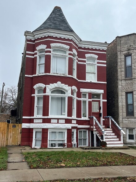 3035 W 19th St, Chicago, IL 60623