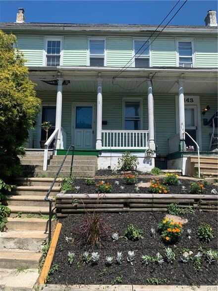 141 5th St, Slatington, PA 18080