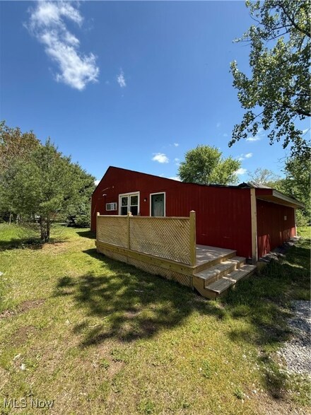 8315 Old River Rd, Philo, OH 43771