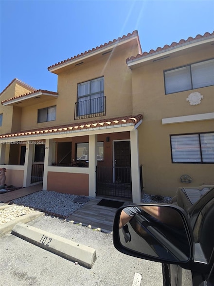 2770 W 61st Place Unit 202, Hialeah, FL 33016