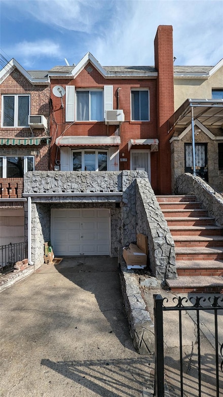 58-15 Seabury St, Queens, NY 11373