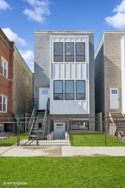 1052 N Central Park Ave Unit G, Chicago, IL 60651