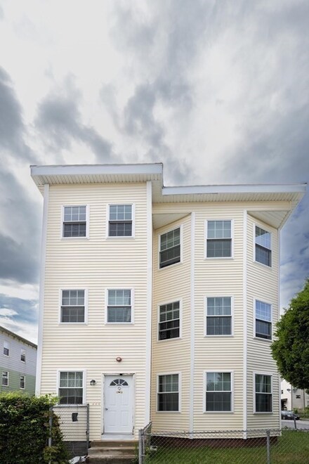 9 South St, Worcester, MA 01604