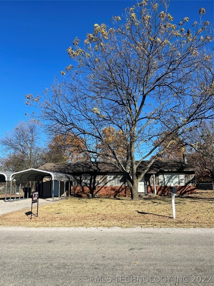 608 Mayall St, Marietta, OK 73448