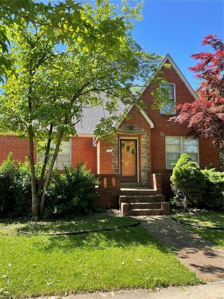 202 Maple St, Sullivan, MO 63080