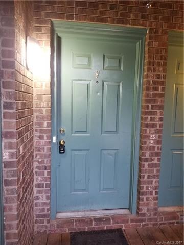 1638 Arlyn Cir, Charlotte, NC 28213