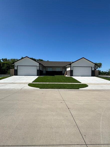 5213 N Toben Ct, Bel Aire, KS 67226