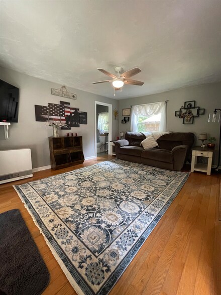 32 Jackson Ave, Conway, NH 03818