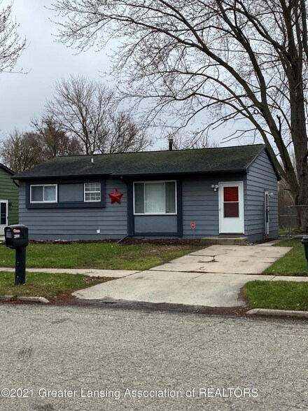 4113 Heathgate Dr, Lansing, MI 48911