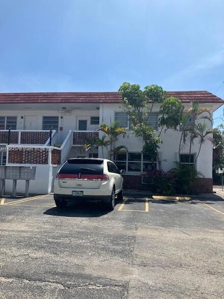 22 SE 3rd Terrace Unit 10, Dania, FL 33004