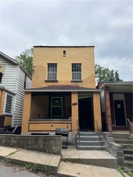 125 Frazier Ave, Mc Kees Rocks, PA 15136