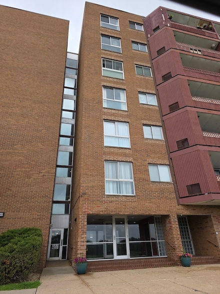 100 Park Ave Unit 402, Calumet City, IL 60409