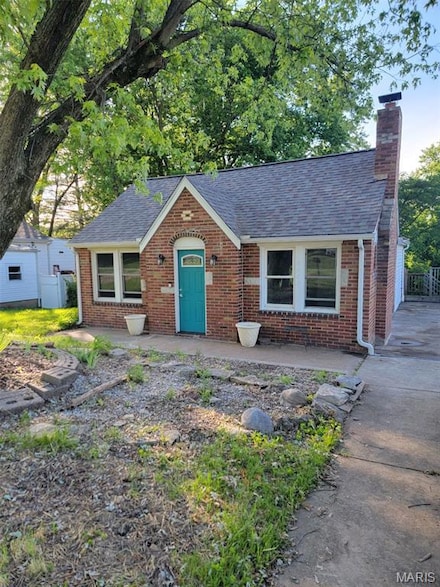 3305 Fee Rd, Bridgeton, MO 63044