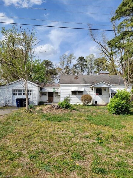 205 Cecil Dr, Winston Salem, NC 27105