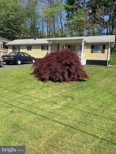 302 S 5th St, Minersville, PA 17954