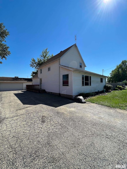 627 E Fulton St, Cuba, IL 61427