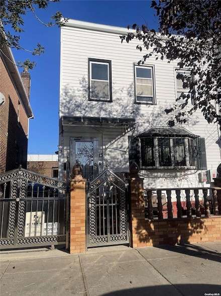 15 Euclid Ave, Brooklyn, NY 11208
