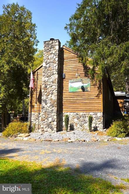 20 Jack Pine Cir, Milroy, PA 17063