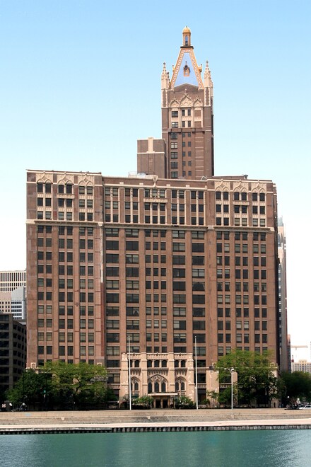 680 N Lake Shore Dr Unit 2300, Chicago, IL 60611