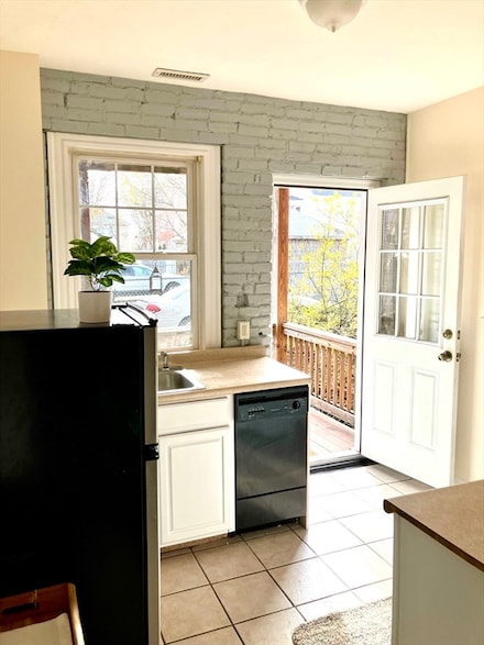 25 Roslyn St Unit 4, Salem, MA 01970