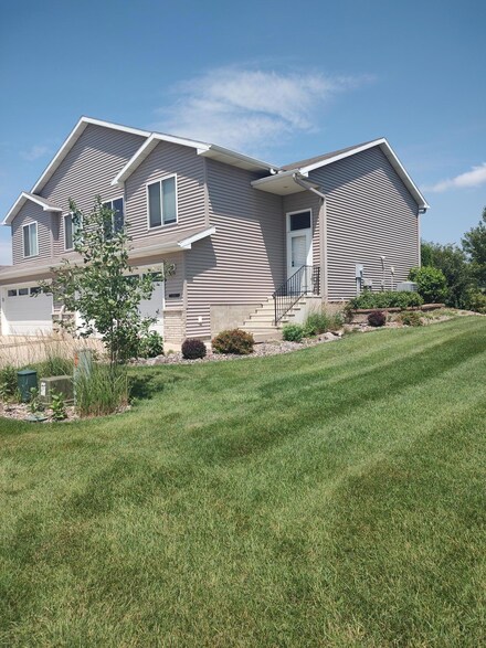 2108 Petersen Dr NW, Stewartville, MN 55976