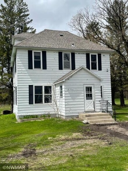 14600 390th St NE, Middle River, MN 56737