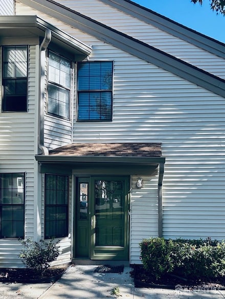 2501 Lighthouse Ln, Parlin, NJ 08859